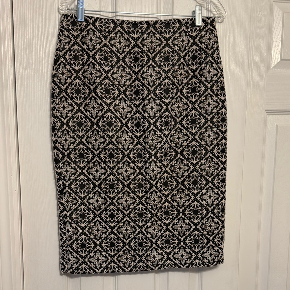 Elegant Black and White Patterned Skirt